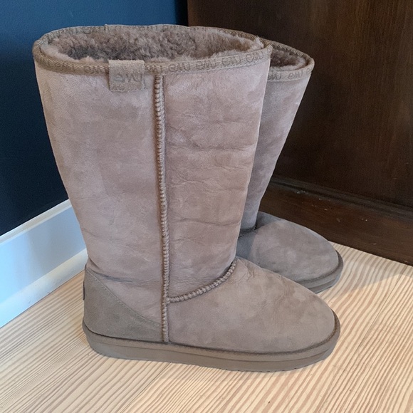 Emu Shoes - EMU Stinger Hi Women’s Genuine Sheepskin Boots Mushroom Gray Size 9